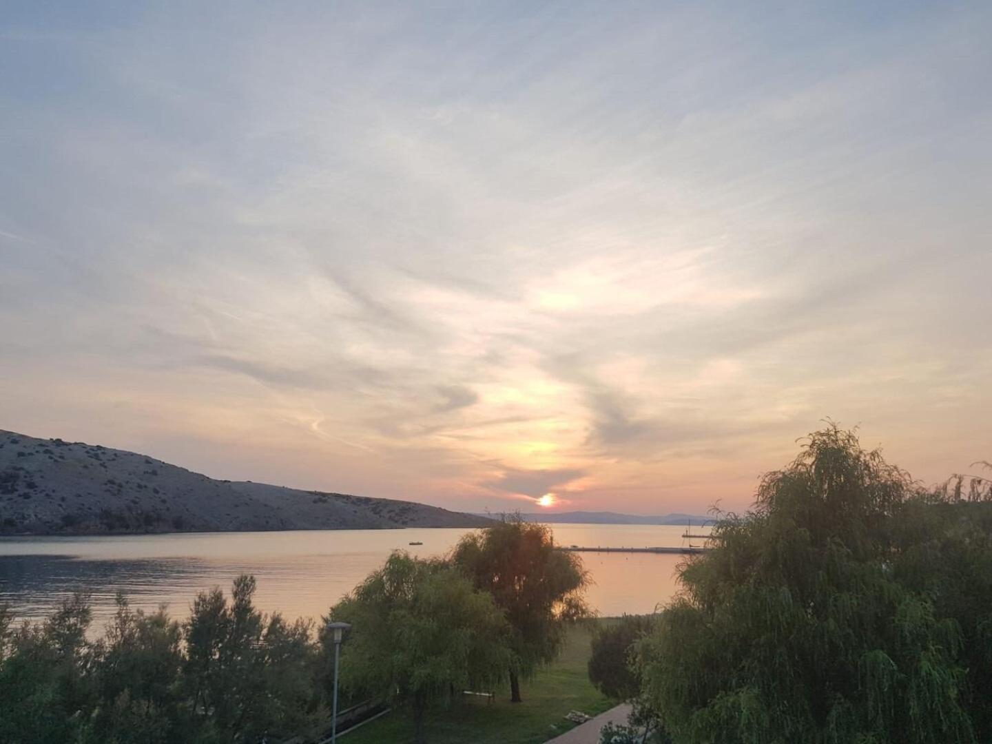 Apartments Mari - Near Sea Лопар Екстер'єр фото